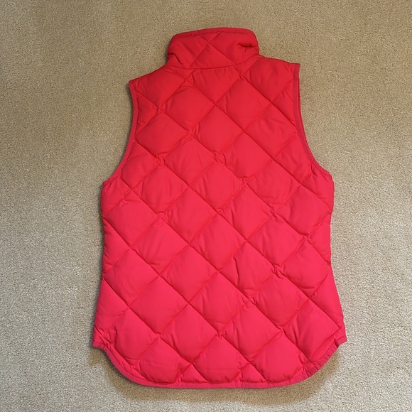 Pink JCrew puffer vest, size XS, EUC - Picture 4 of 5
